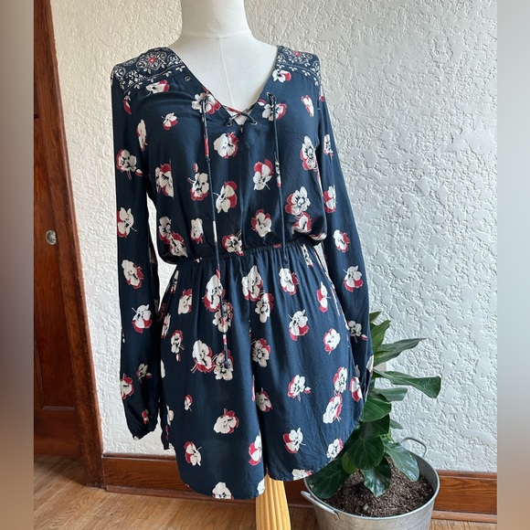 Abercrombie & Fitch Romper. - Picture 2 of 4